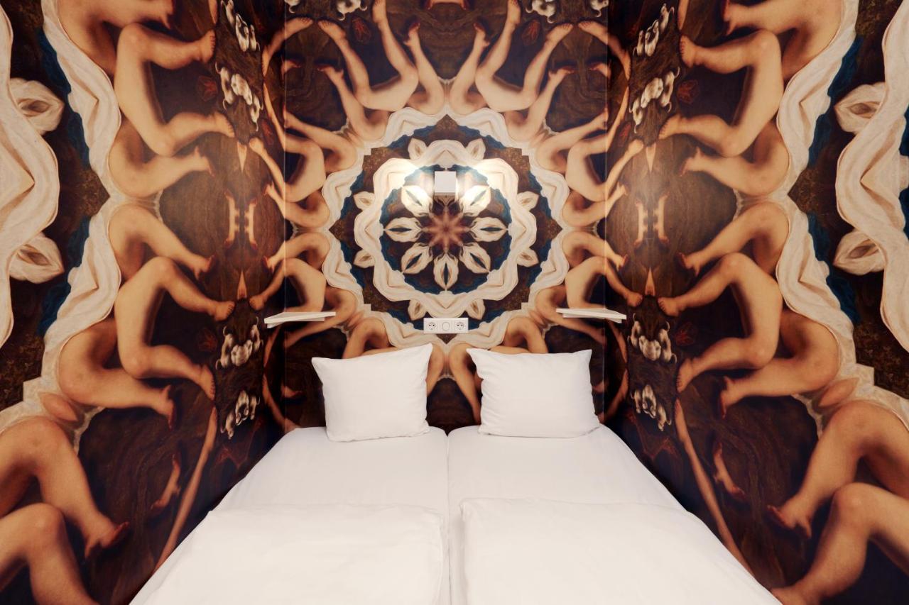 Not Hotel