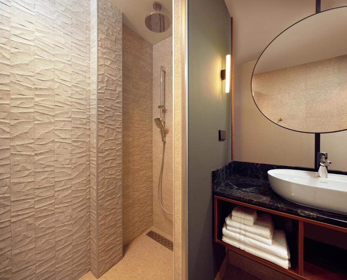 Met Hotel