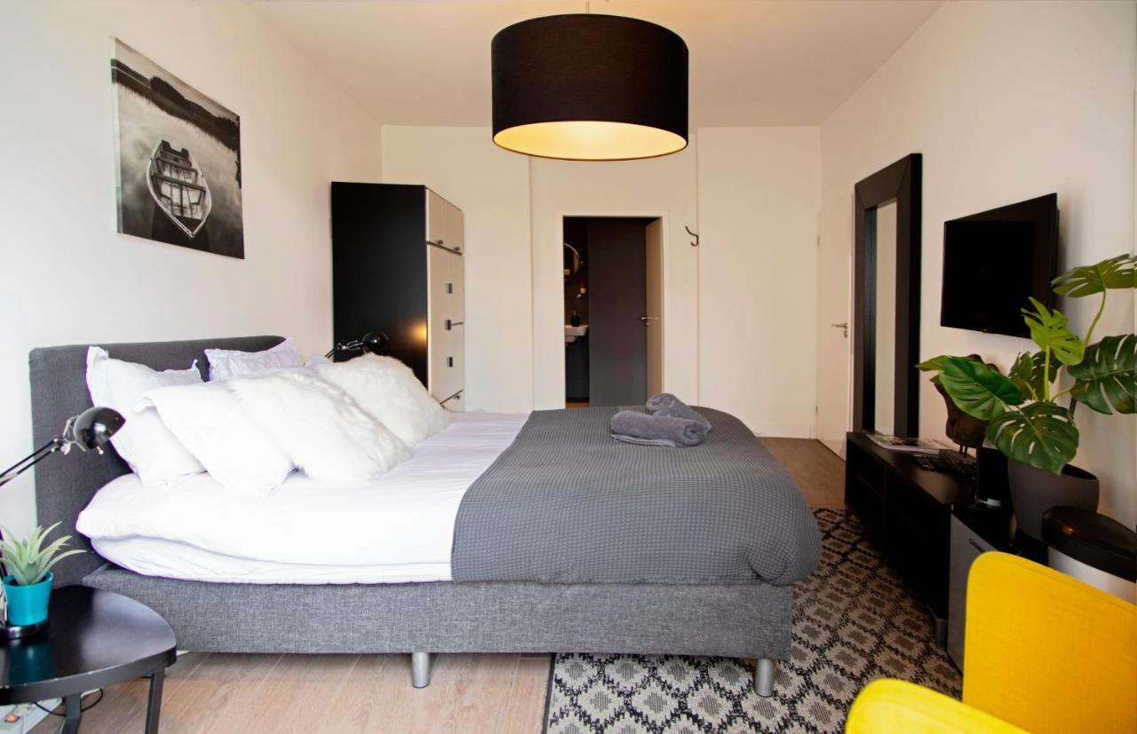 Modern Hideout Ace Location Bed & Breakfast