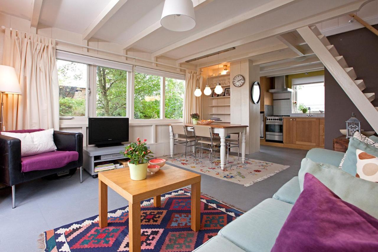 Very In Durgerdam, With Private Garden, Free Parking, Pets Allowed Holiday home *