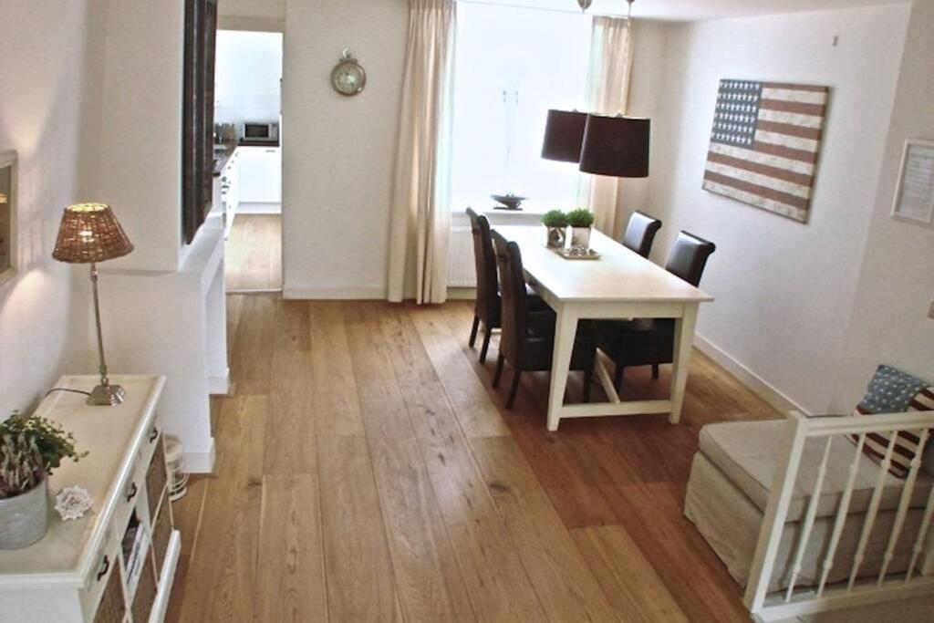 Stylish Canalhouse B *