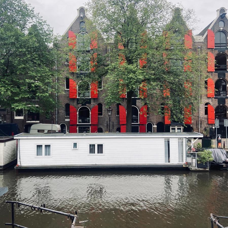 Houseboat Bonnie Bed & Breakfast *