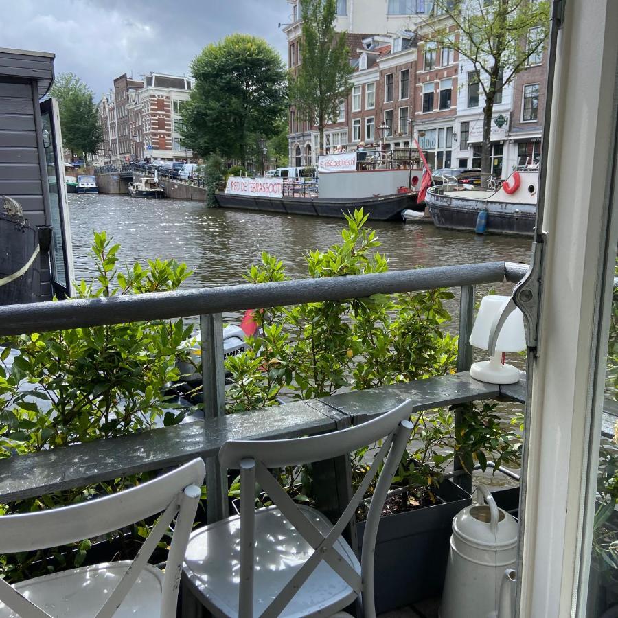 Houseboat Bonnie Bed & Breakfast *