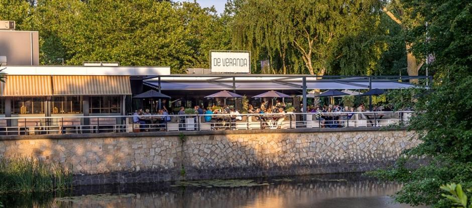 Motorjacht Flint Botel