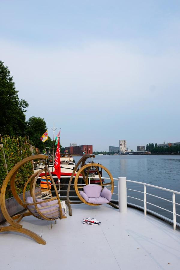 Stunning Boat With A View Botel Amsterdam