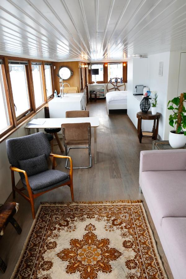 Botel Stunning Boat With A View