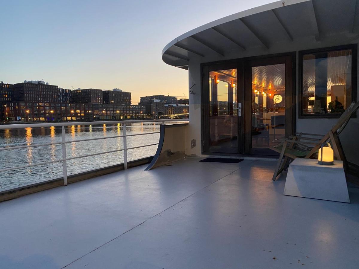 Botel Stunning Boat With A View