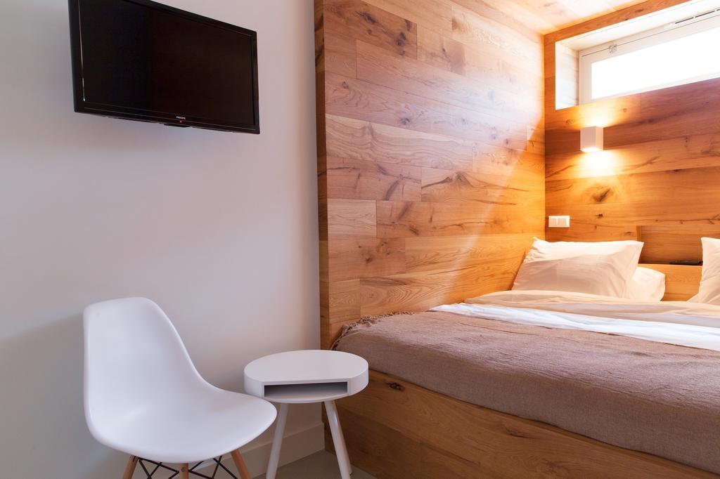 Marnix360apartments The Mansion 2*