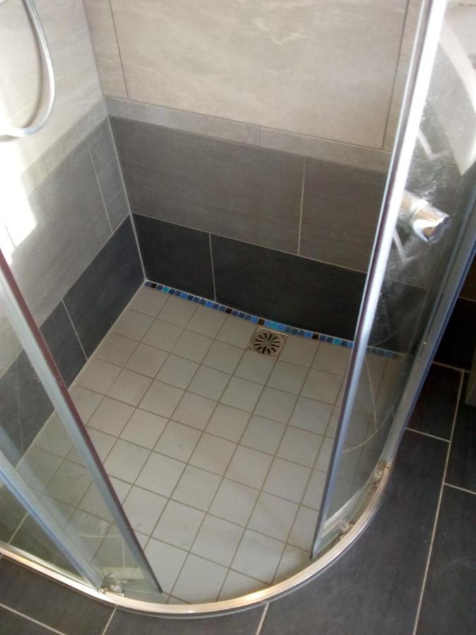 Aldo, Not For Parties, Not A Hotel, With Shared Bathroom, No Kitchen Homestay Amsterdam