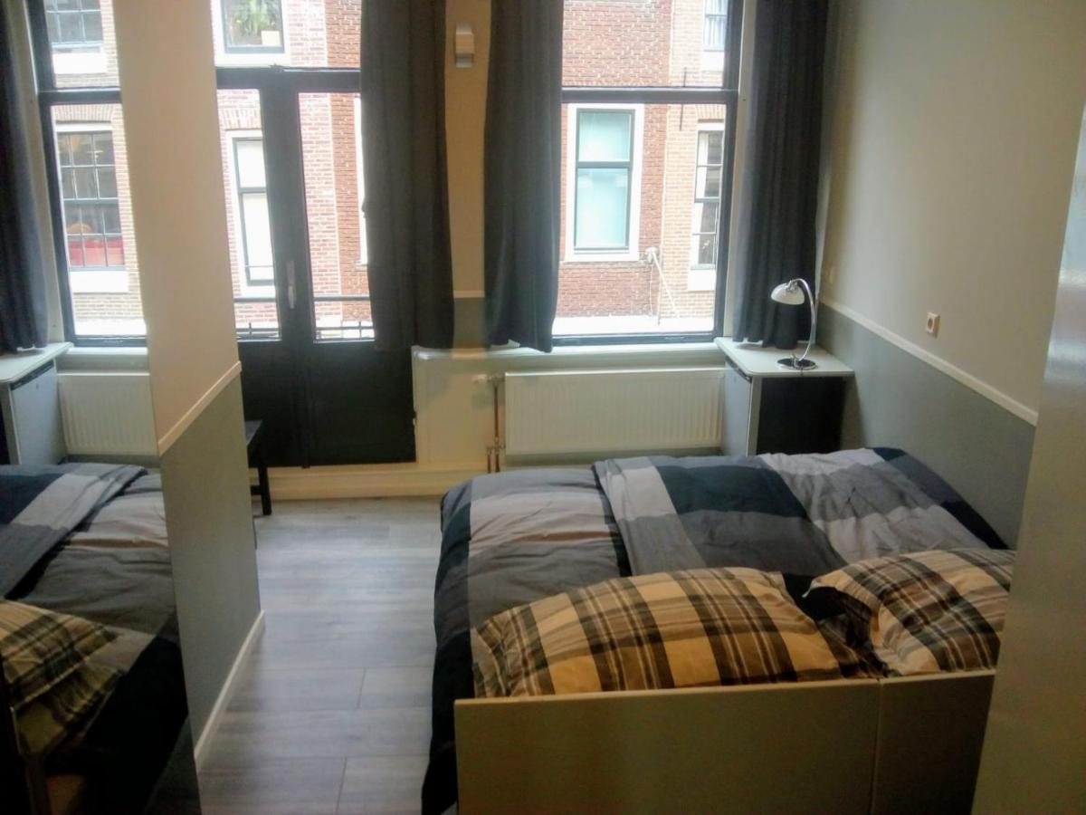 Aldo, Not For Parties, Not A Hotel, With Shared Bathroom, No Kitchen * Amsterdam