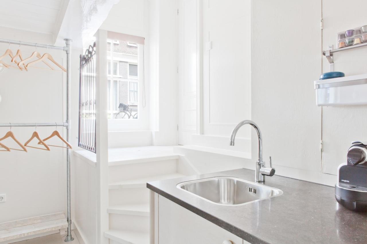 Luna's Hideaway Bed & Breakfast Amsterdam