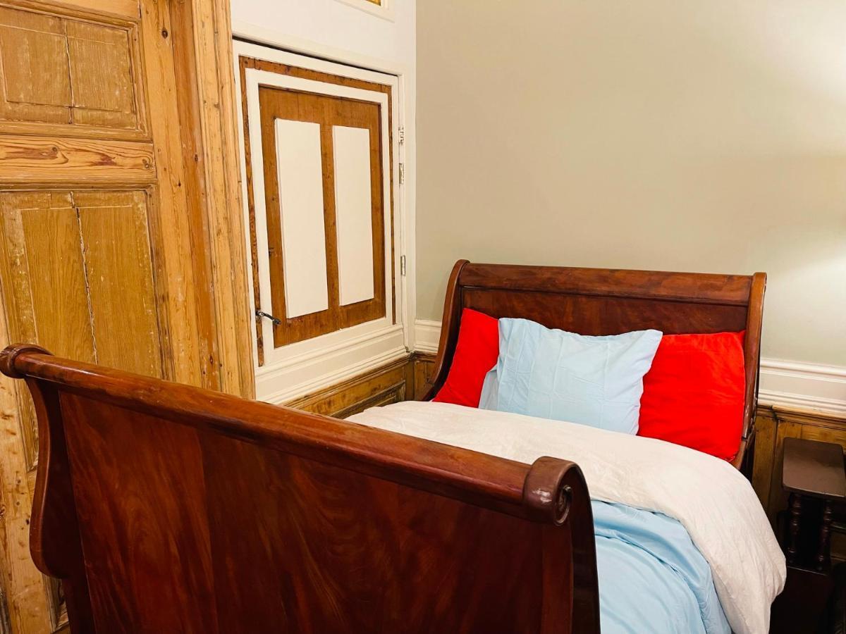 Bed & Breakfast Red Light Historic Canal Island Center *
