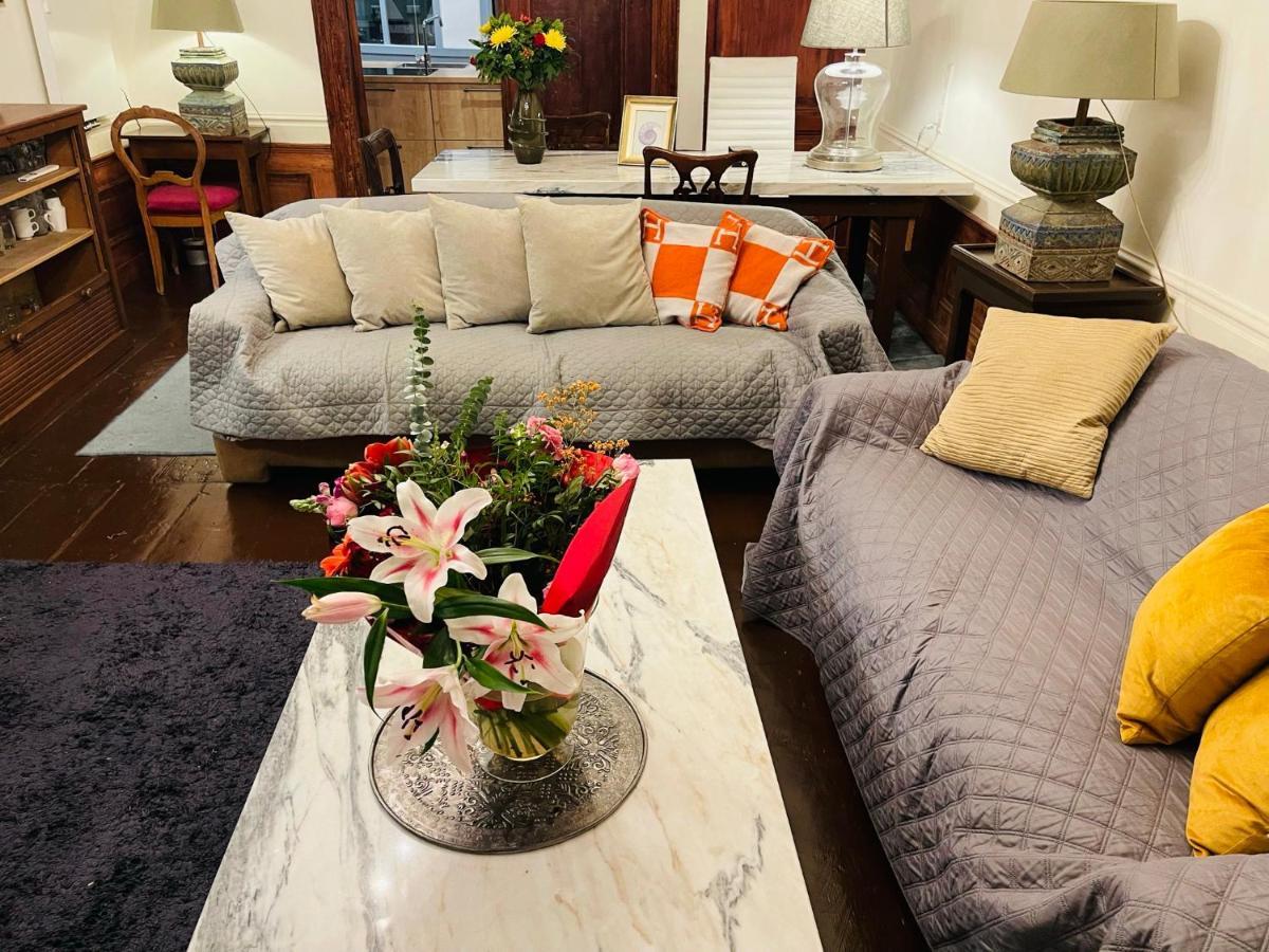 Red Light Historic Canal Island Center Bed & Breakfast *