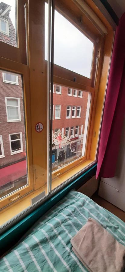 Homestay Michelle, Not For Parties, Not A Hotel, With Shared Bathroom, No Kitchen *