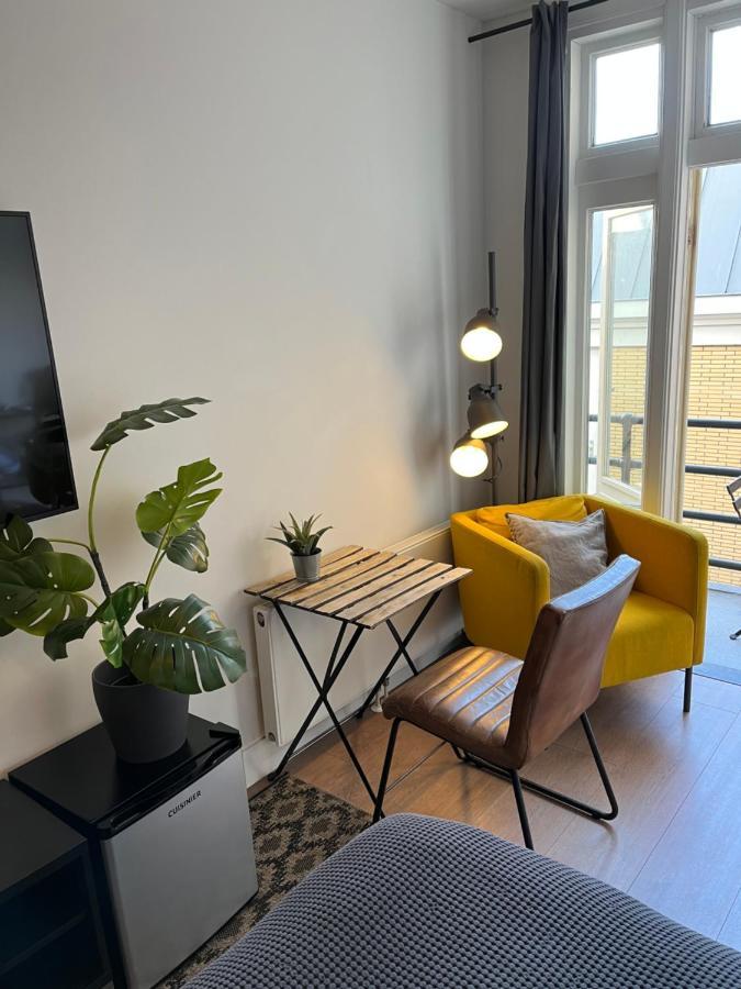 Modern Hideout Ace Location Bed & Breakfast *