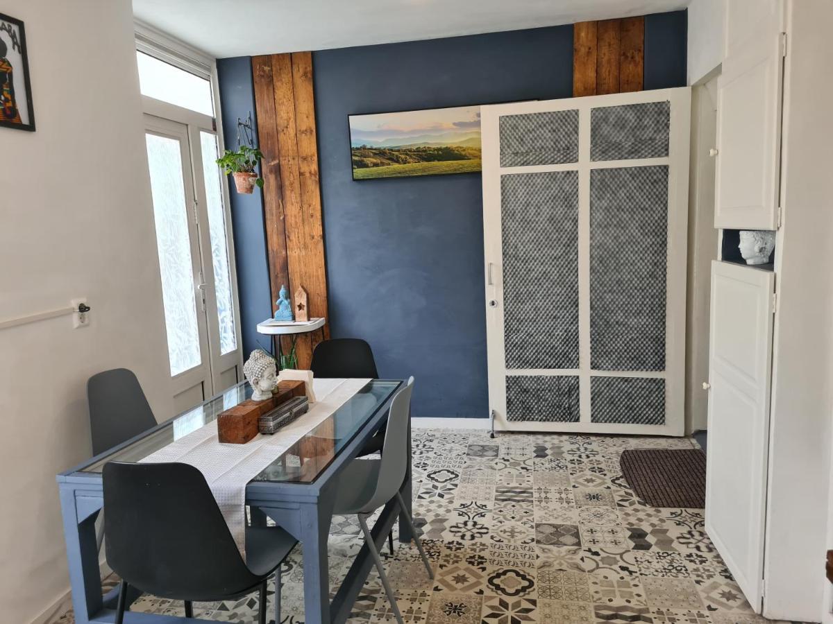 1 Bedroom 15 Min By Tram To Centre! *