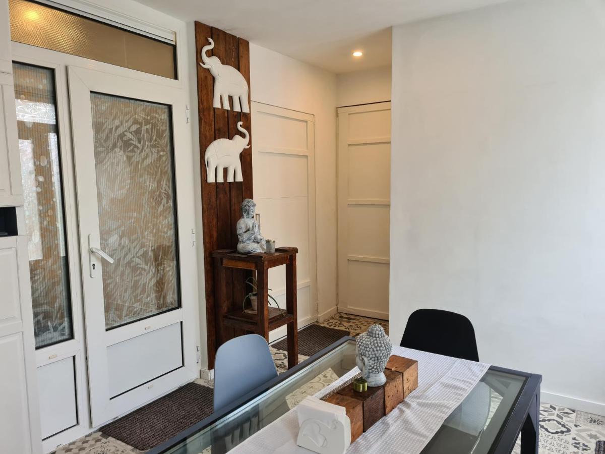 1 Bedroom 15 Min By Tram To Centre! *