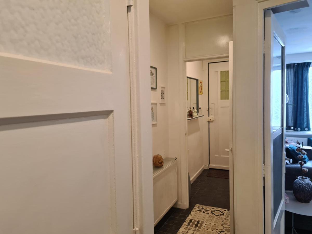 1 Bedroom 15 Min By Tram To Centre! *