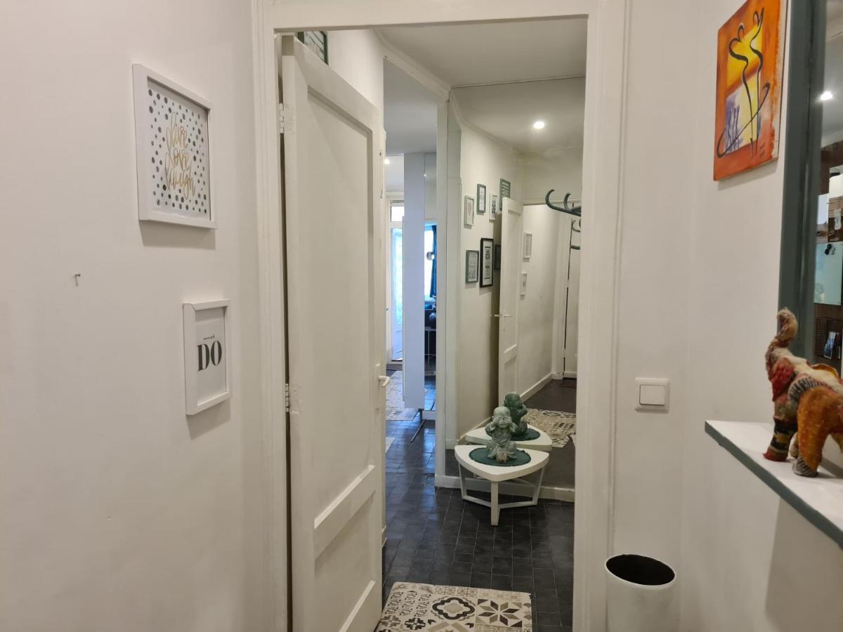 1 Bedroom 15 Min By Tram To Centre! *