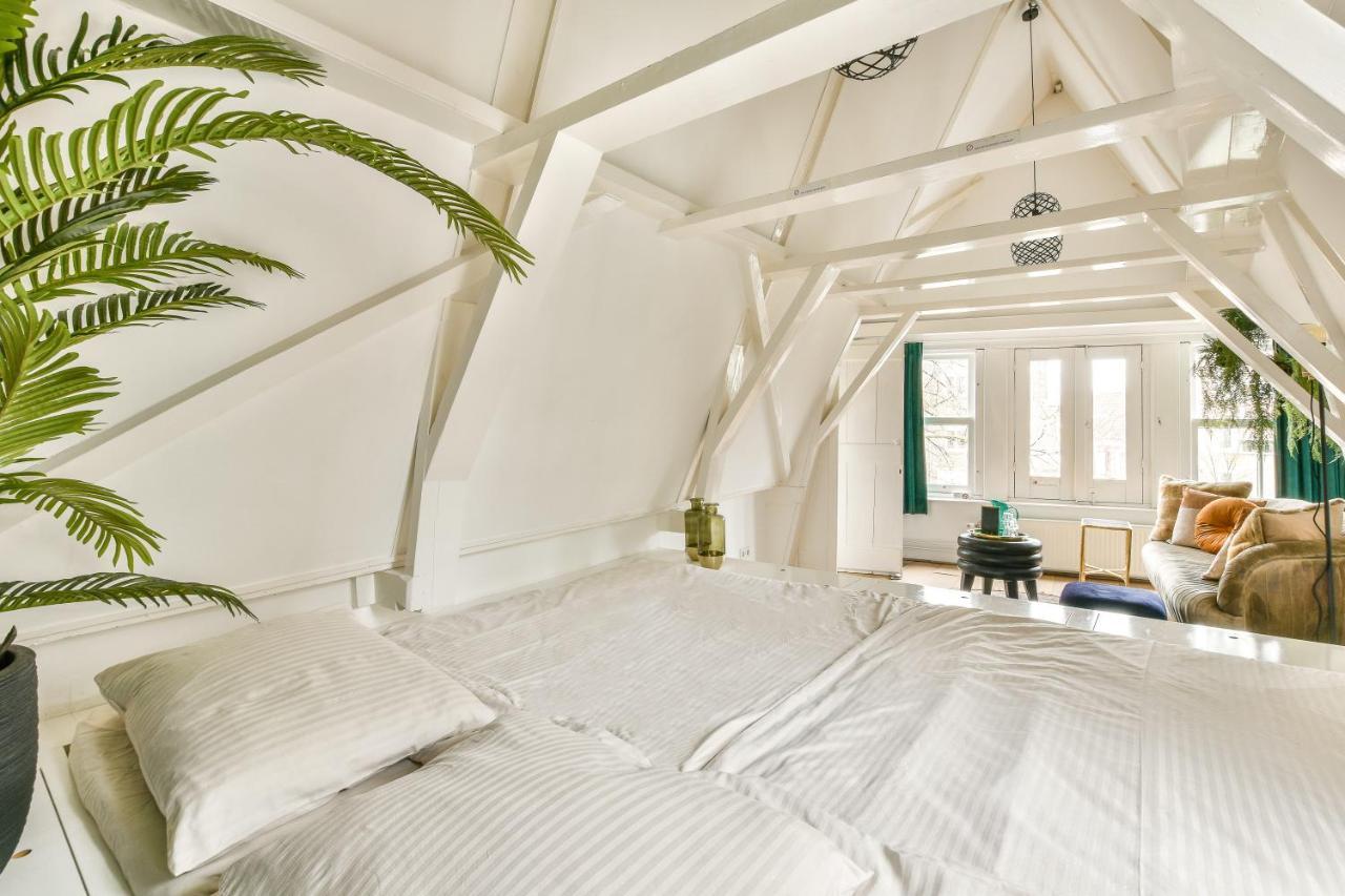 Spiegelgracht With Canal View Bed & Breakfast