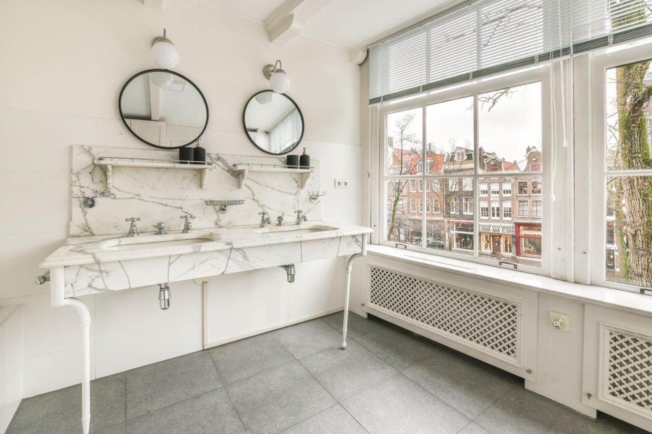Spiegelgracht With Canal View Bed & Breakfast