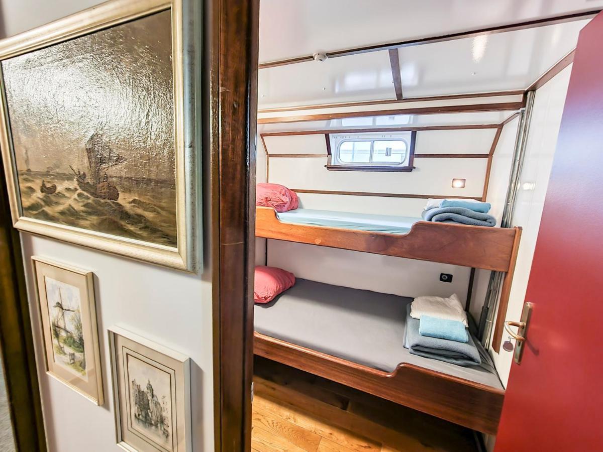 Hotelboat *