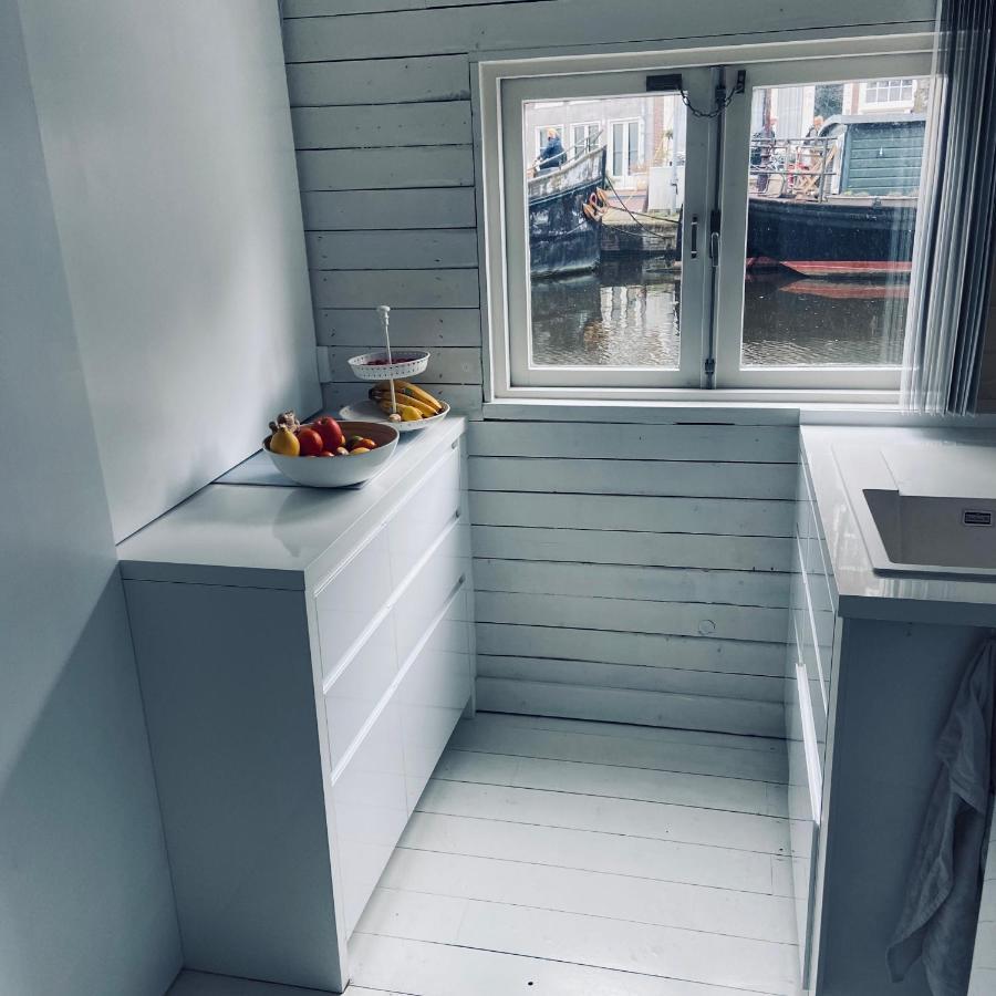 Bed & Breakfast Houseboat Bonnie *