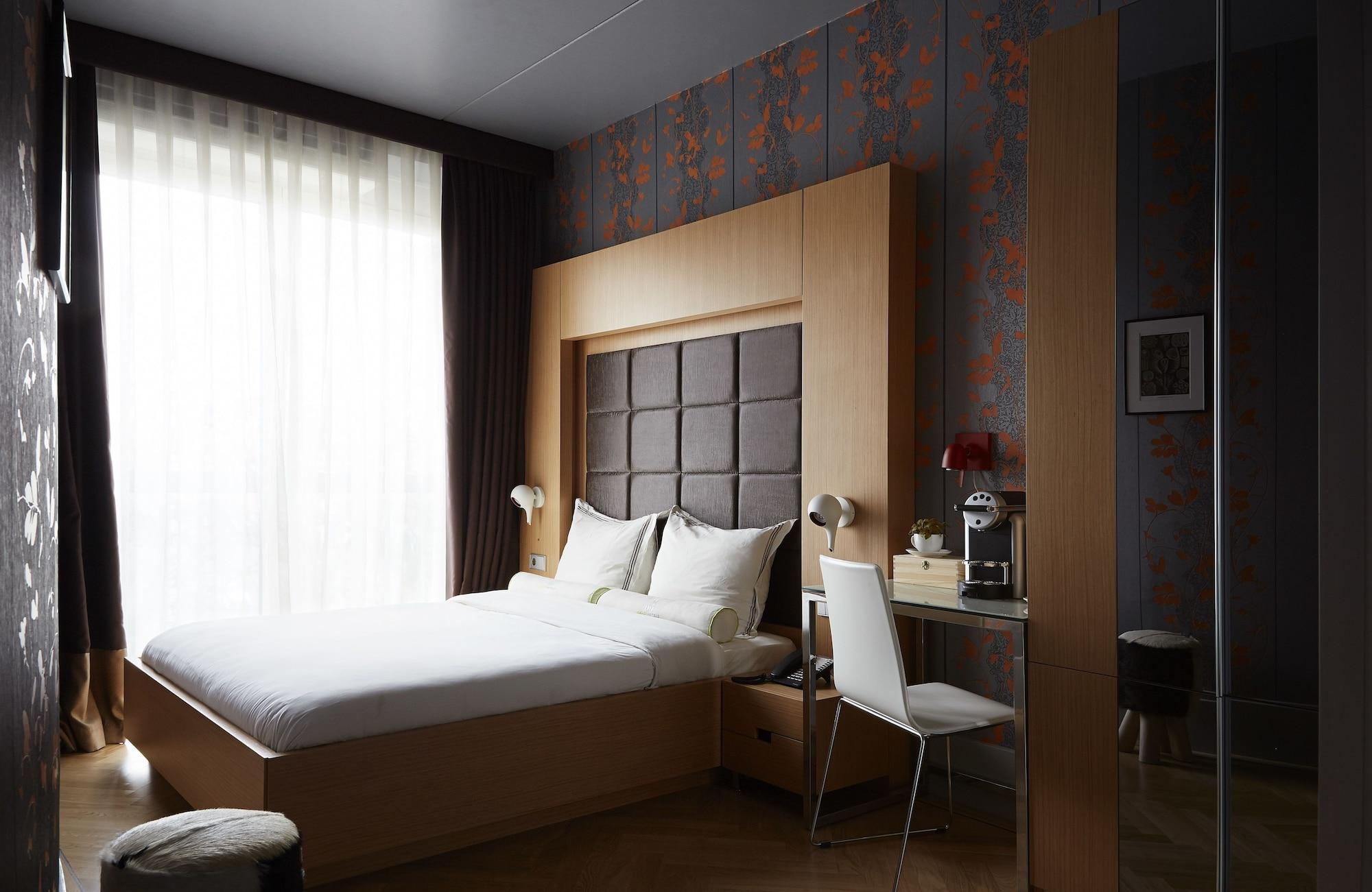 Amadi Park 4*