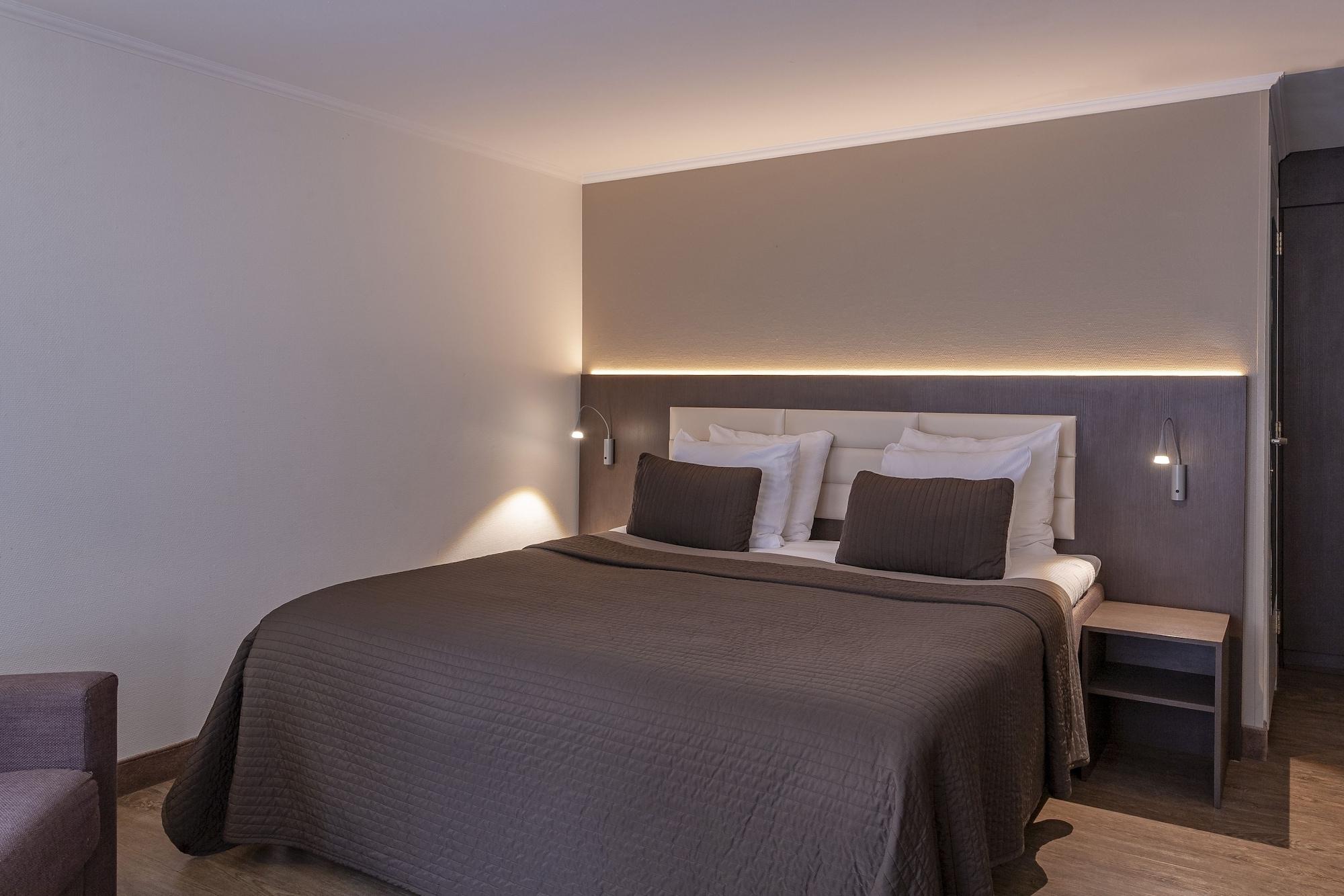 Avenue Hotel