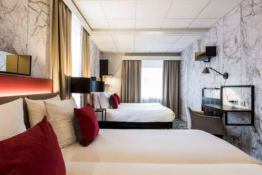 The Lancaster Hotel