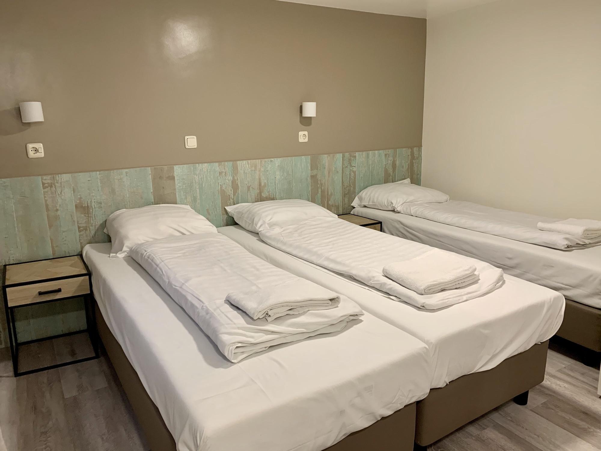 Damrak Hotel 2*