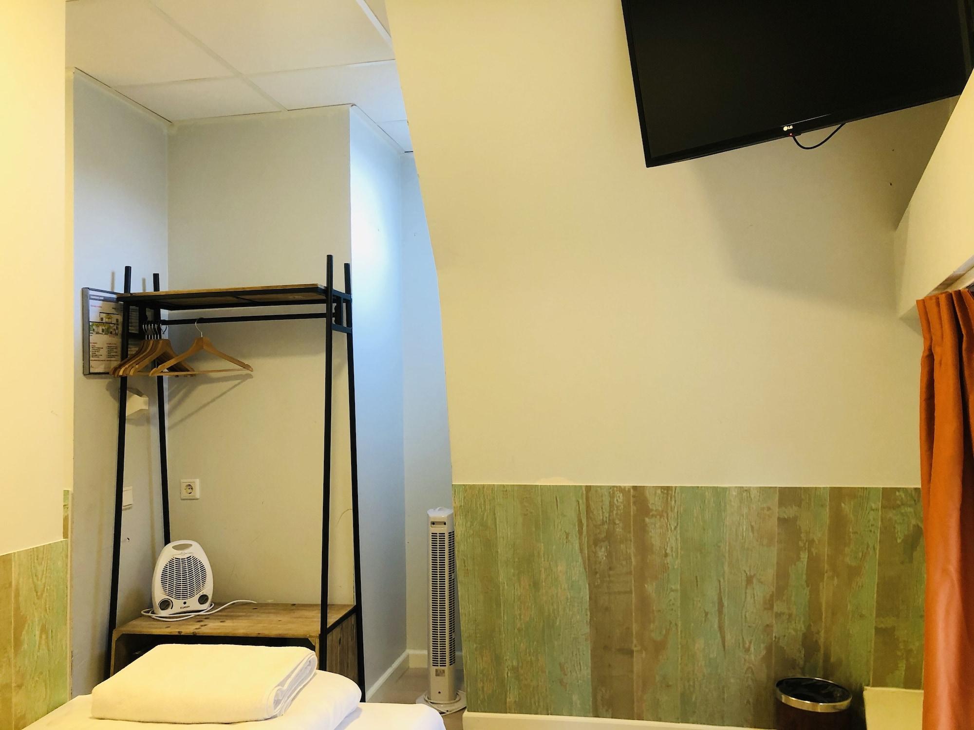 Damrak Hotel