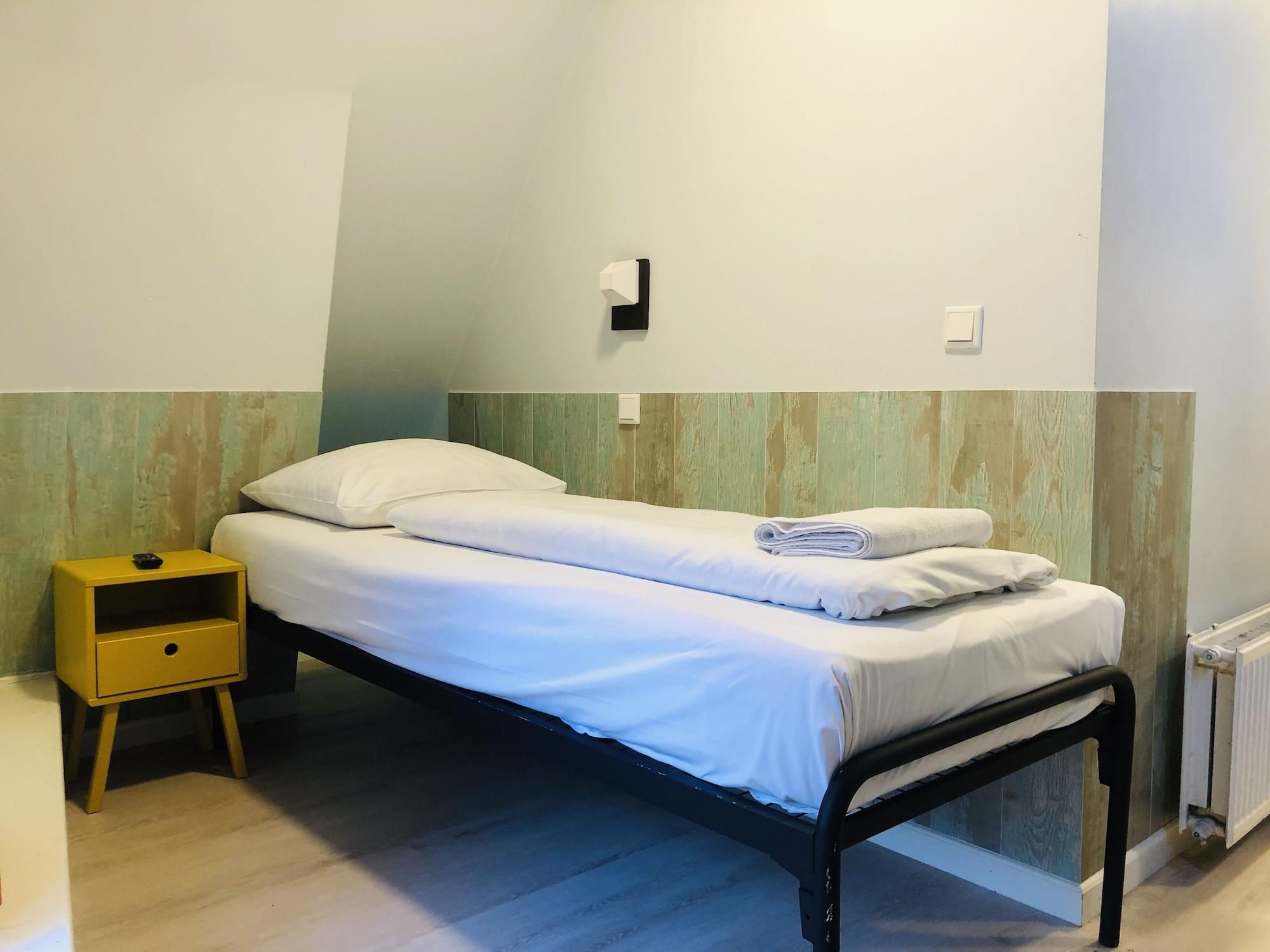 Damrak Hotel 2*