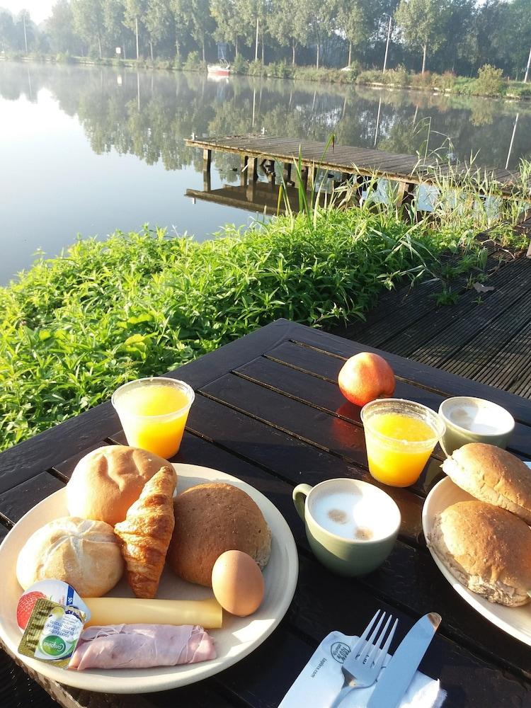 Gr8 Riverside Hotel 3*