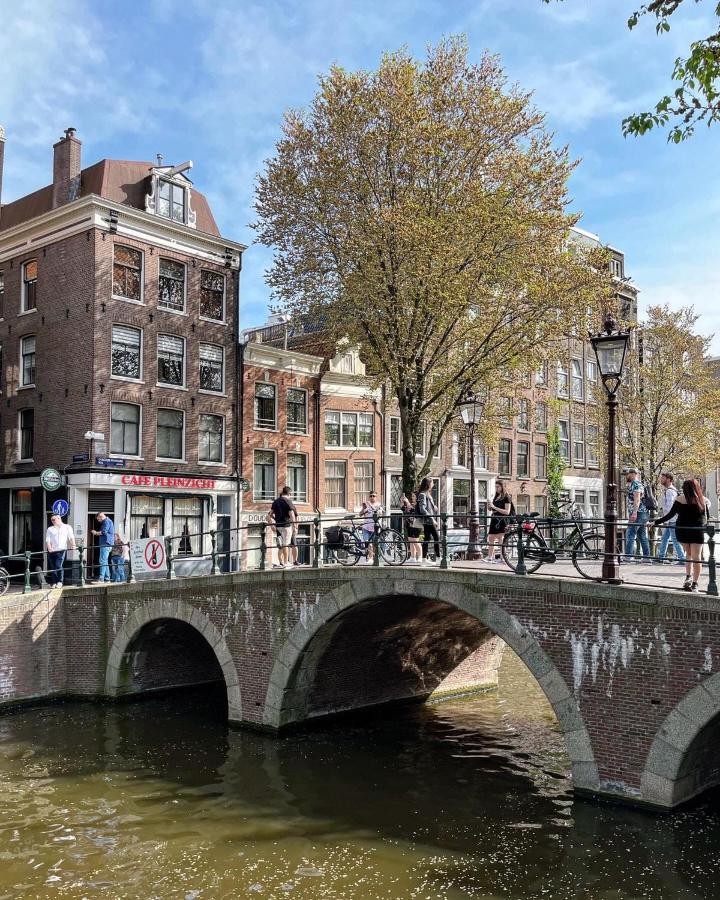 Facade 2* Amsterdam