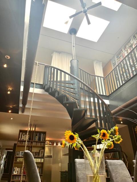 Elegant Penthouse Loft Of 250 M2 In Centre With Huge Roofgarden 80 M2 *