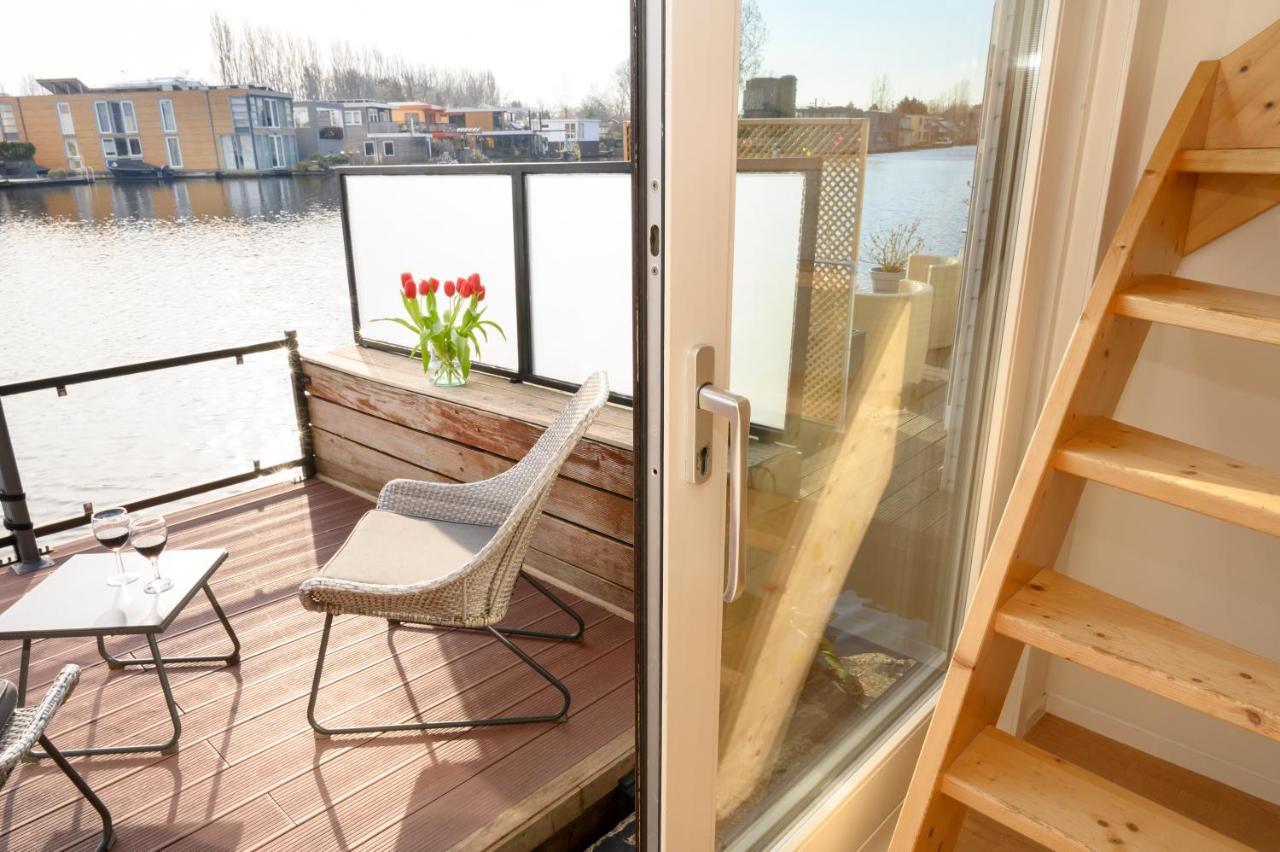 Houseboat With Canalview And Free Bikes Bed & Breakfast