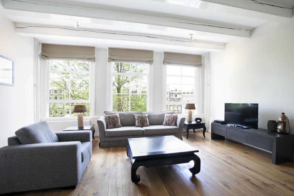Hugo Apartment