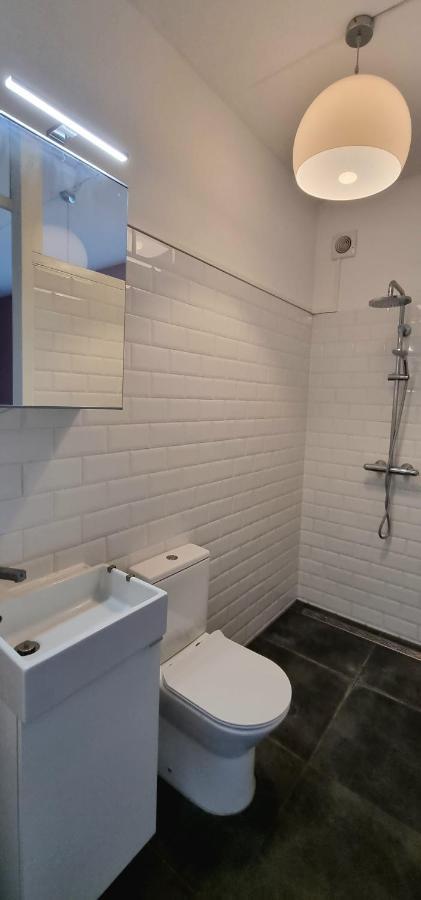 Lovely 1 Bedroom With Garden Apartment *