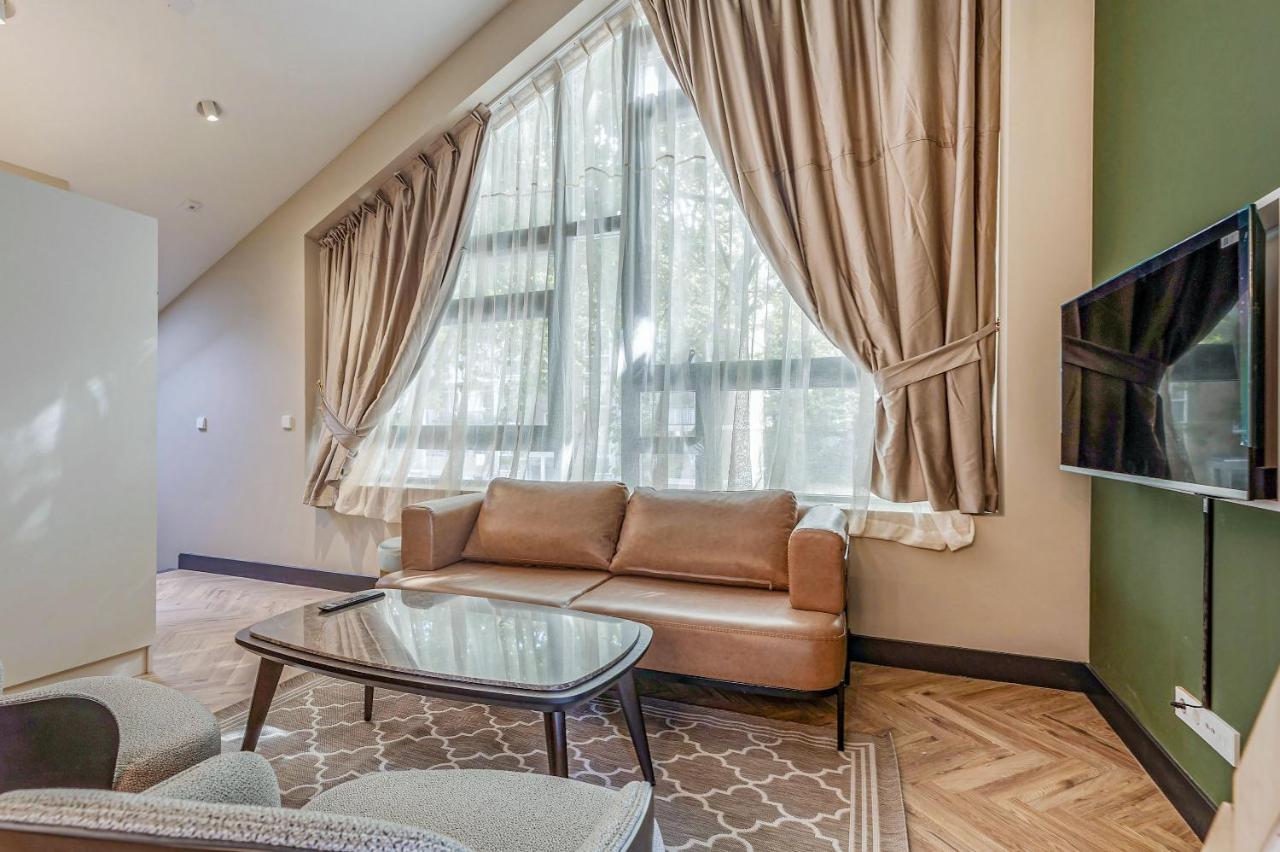 Bens The Walton Apartment *