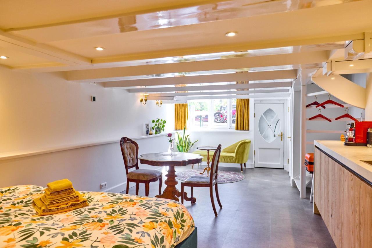 Apartment Next To Skinny Bridge Near Rembrandtsquare *