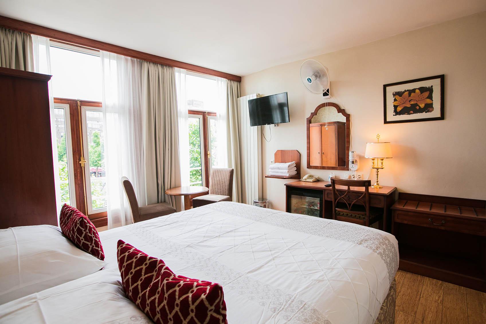 Atlanta Hotel 2*