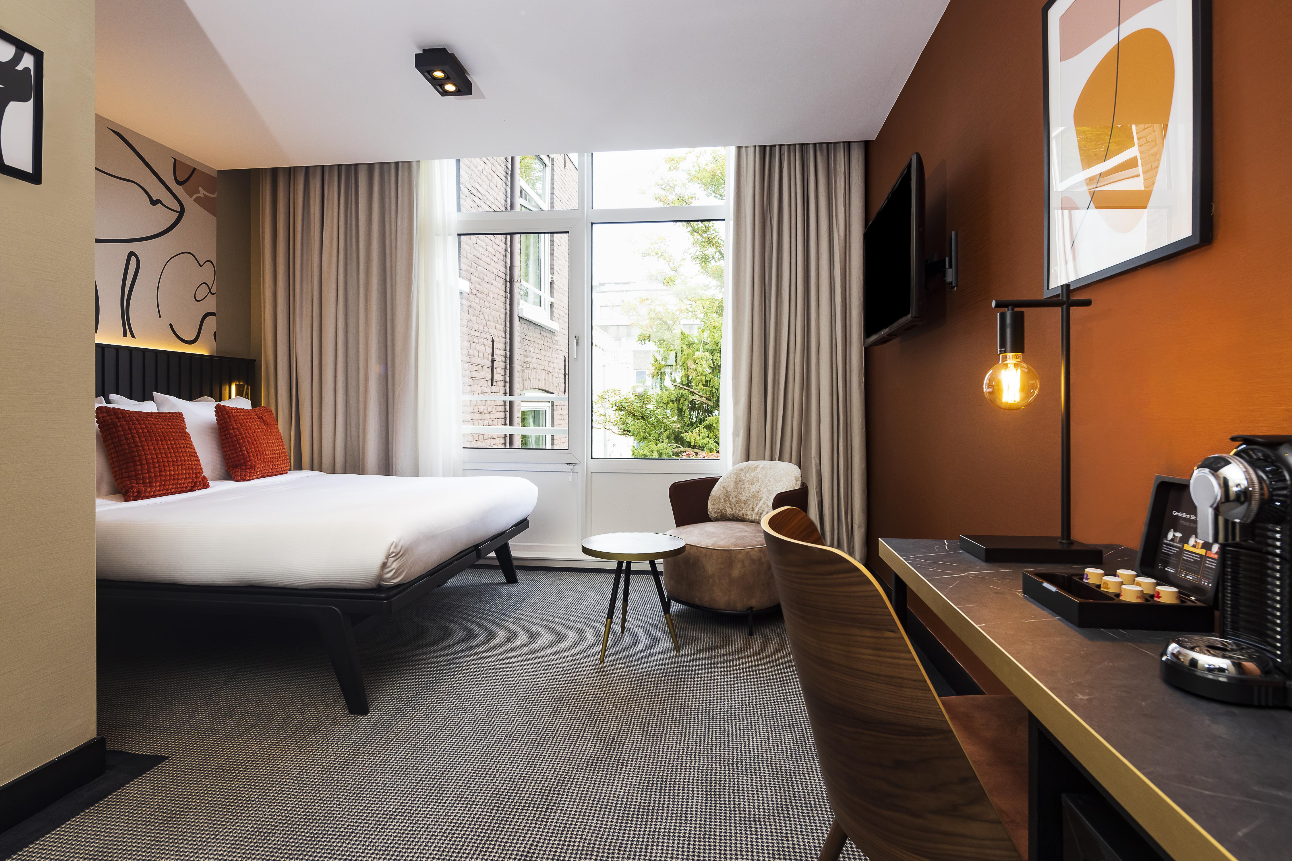 Huygens Place 4*