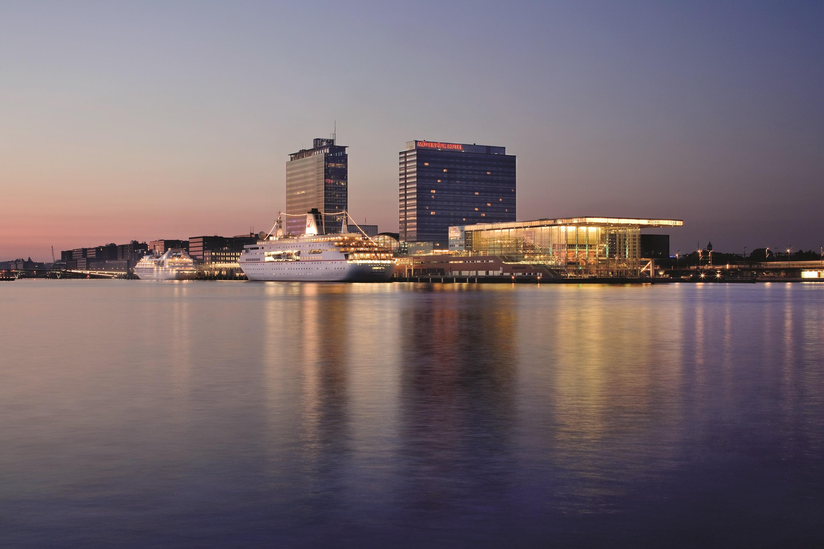 Mövenpick City Centre 4*