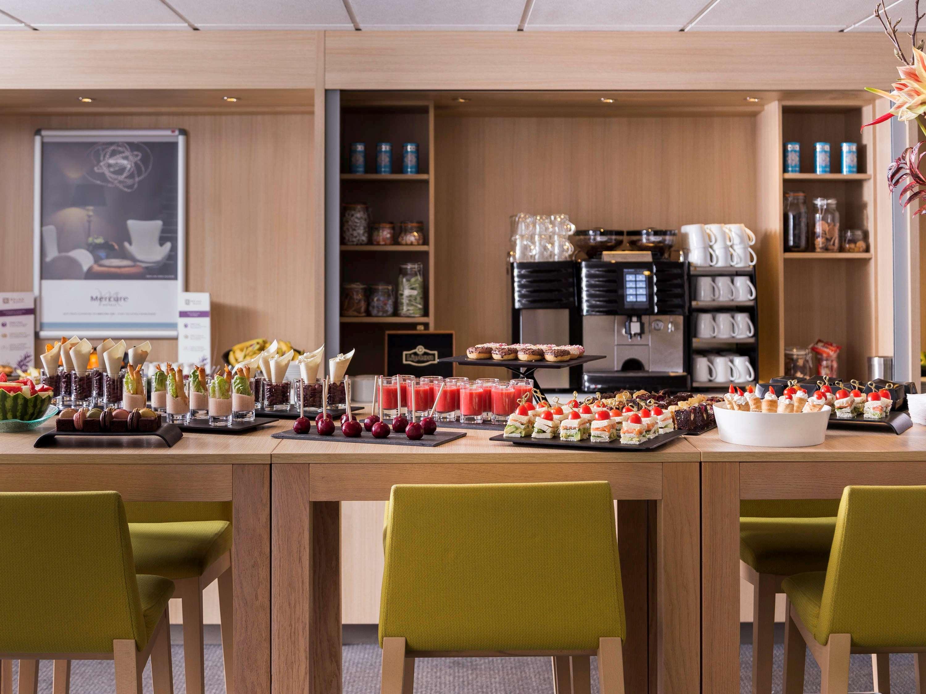 Mercure West 4*