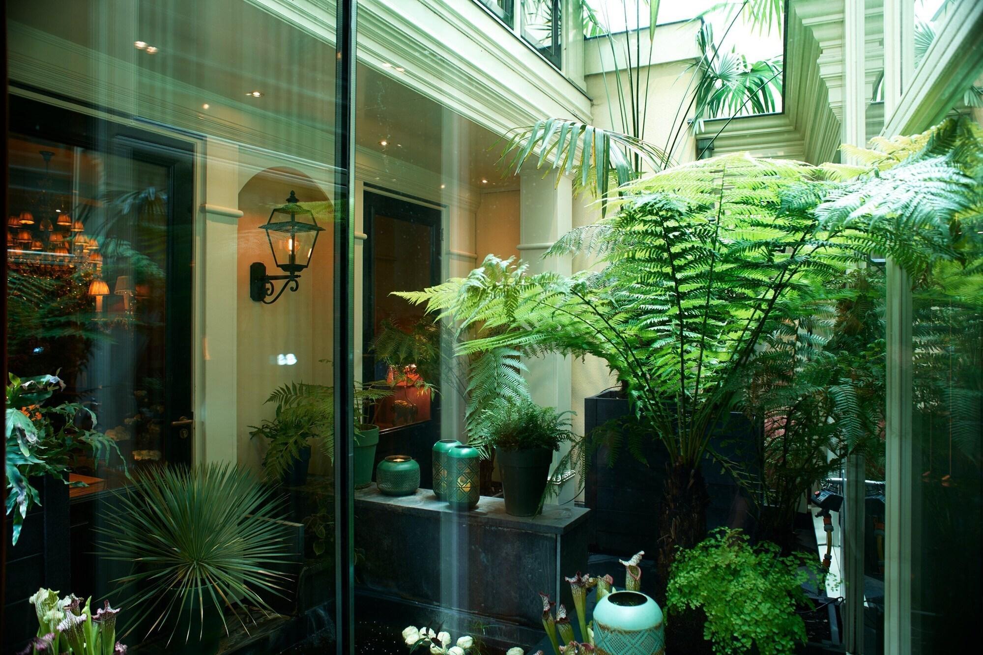 Estheréa Hotel 4*