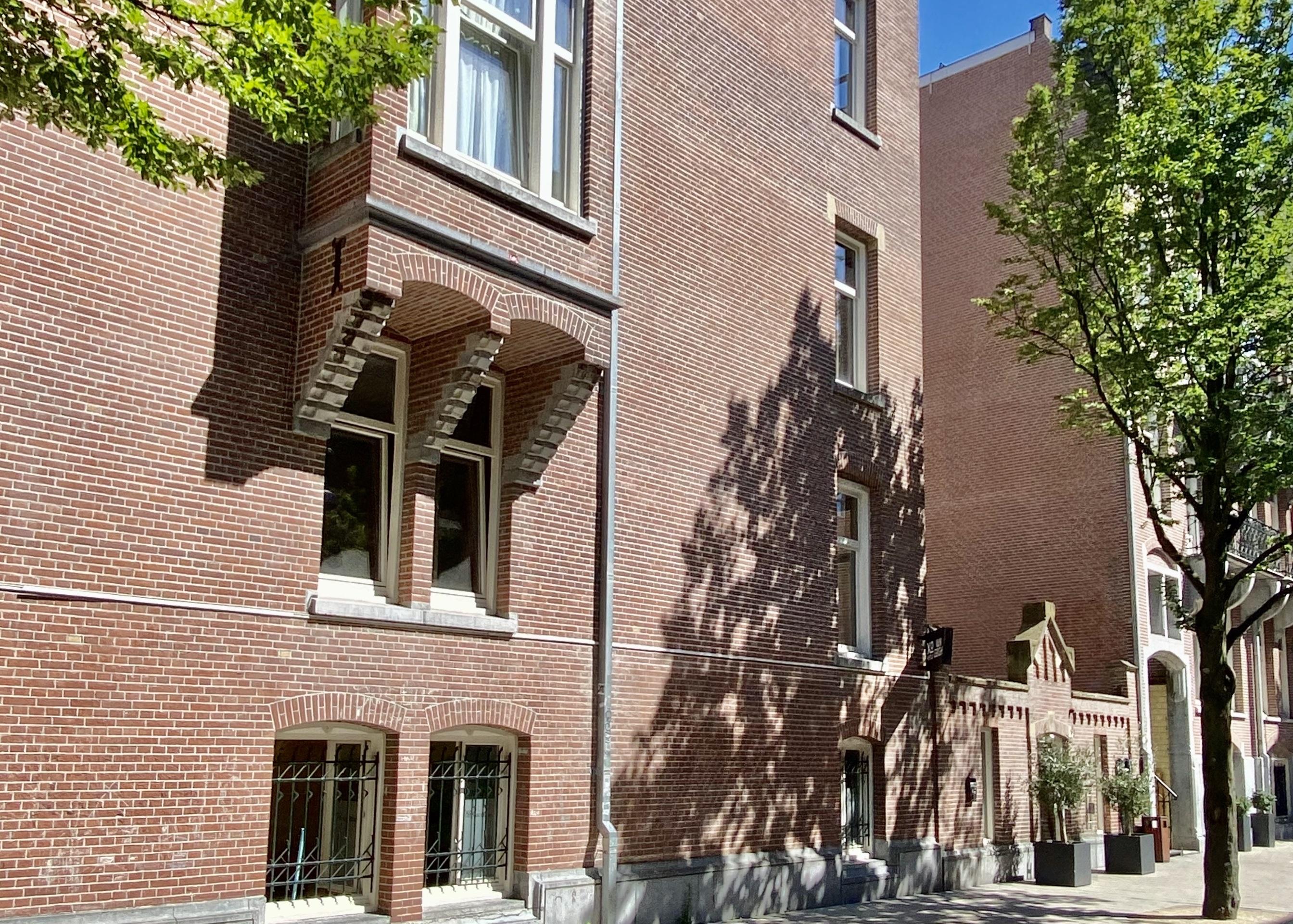 Gogh Hotel 3*