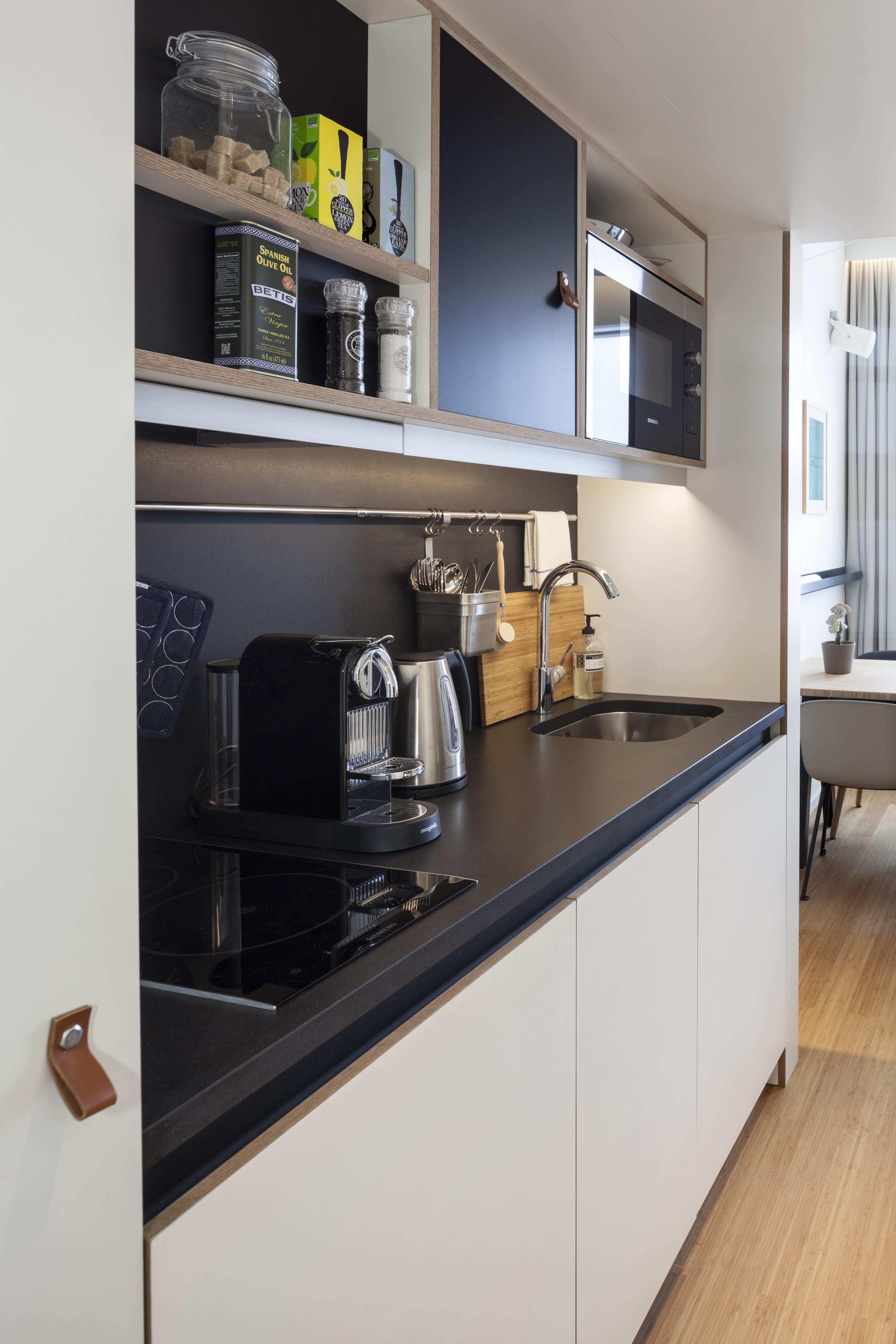 Zoku Aparthotel 4*