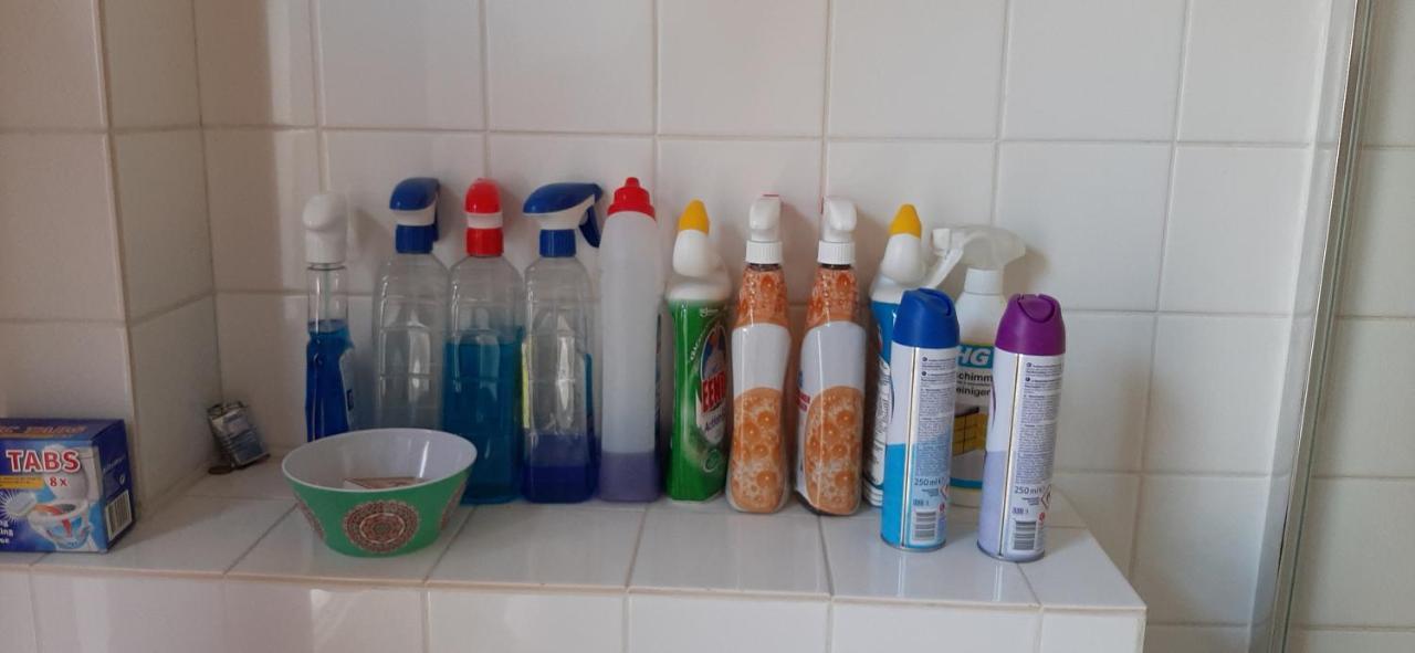 Nicole, Not For Parties, Not A Hotel, With Shared Bathroom, No Kitchen Homestay