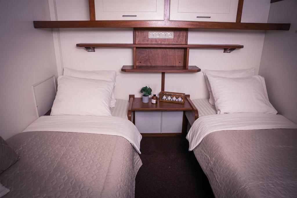 Unique Hotelboat Lena Maria